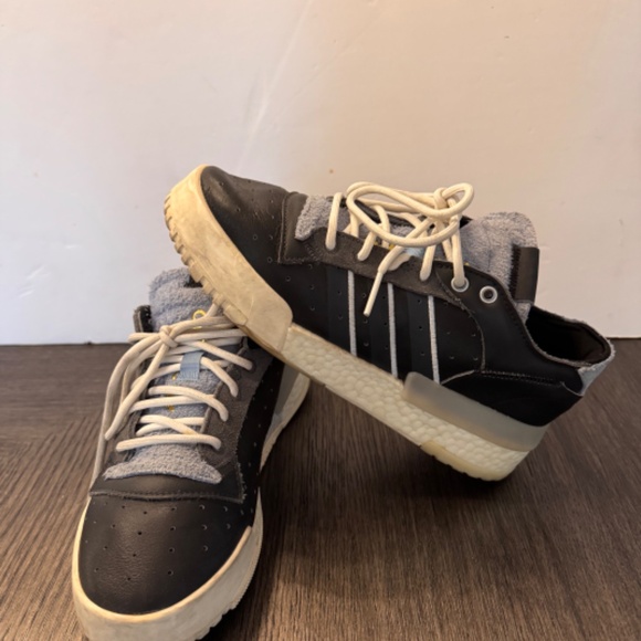 Adidas Rivalry RM Low Core Black / Carbon Sneakers Shoes Size 7 EE6377 - Picture 5 of 6